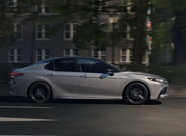 تويوتا كامري LE 2023